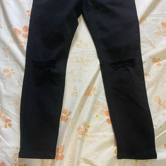 Jamie black denim jeans w26 petite torn knees, fits like an XS 25 - Picture 4 of 6